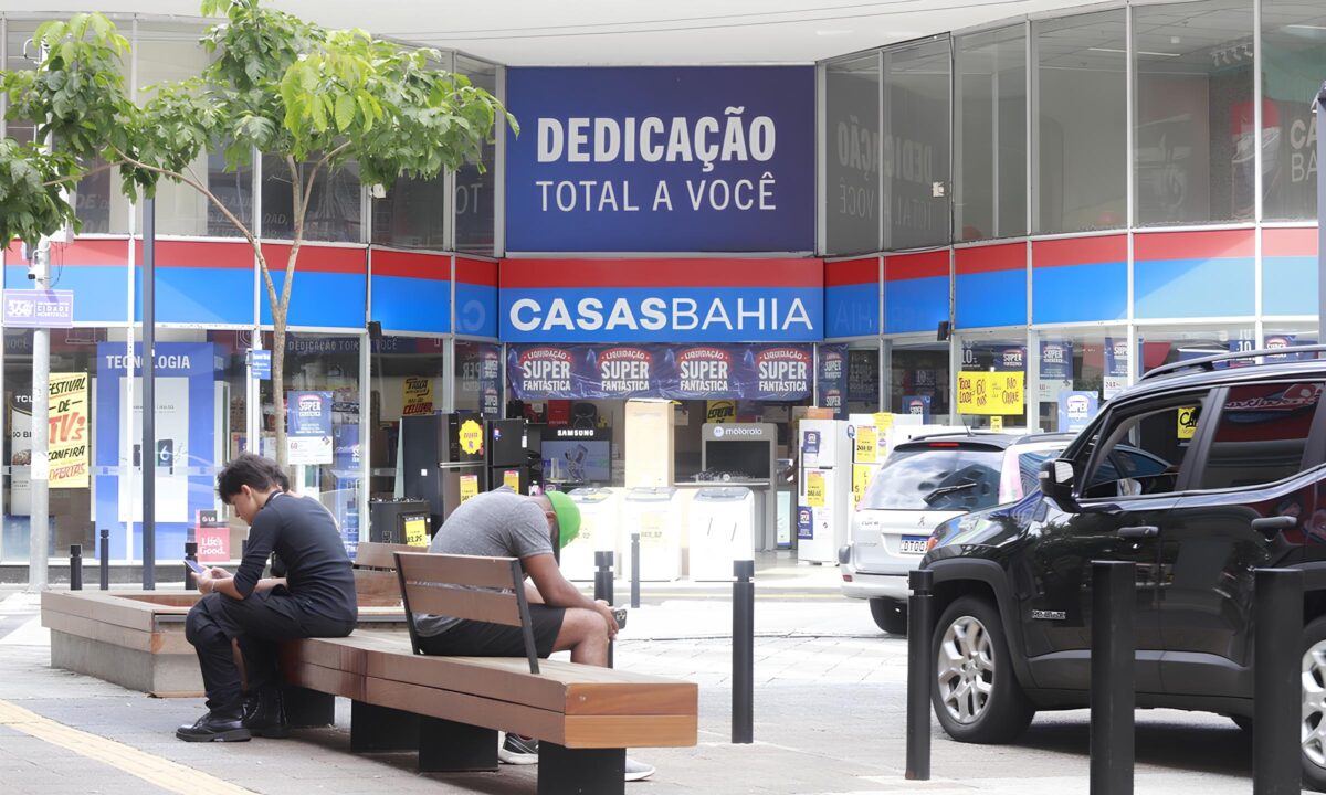 hslg11-sobe-apos-queda-casas-bahia-recuperacao-judicial