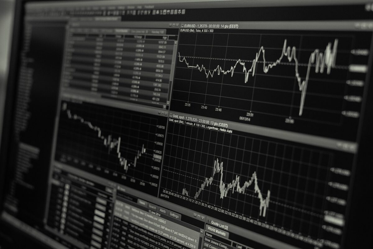 BOVESPA e IFIX em queda